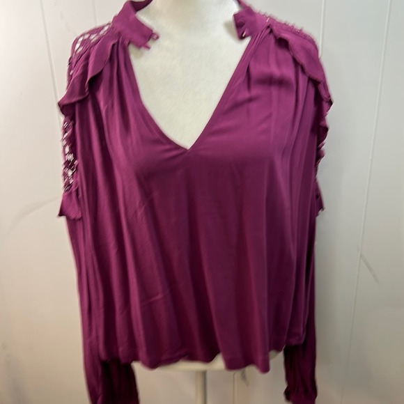 NWT Free People Little Bit Of Love pink Crochet Lace Open Shoulder Blouse Size S - Picture 2 of 10